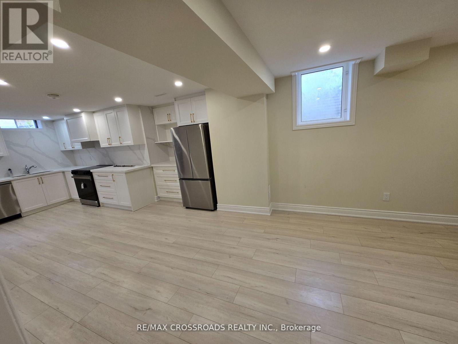 Basement Apartment - 66 Morrison Crescent, Markham, Ontario  L3R 9K7 - Photo 4 - N12998460