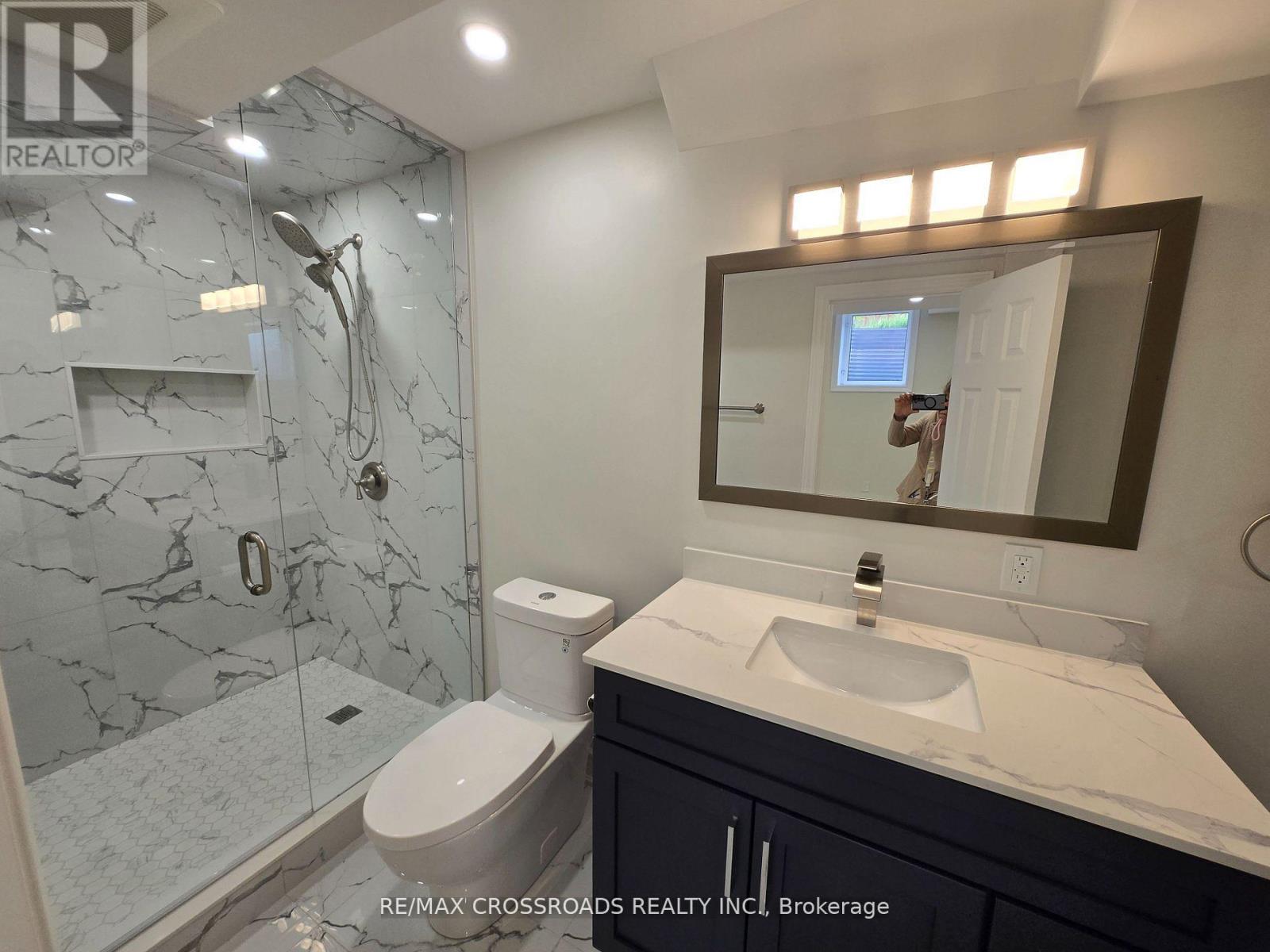 Basement Apartment - 66 Morrison Crescent, Markham, Ontario  L3R 9K7 - Photo 7 - N12998460