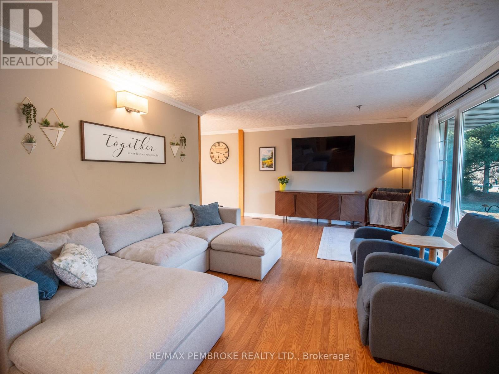 2313 B Line Road, Laurentian Valley, Ontario  K8A 6W8 - Photo 13 - X12994036