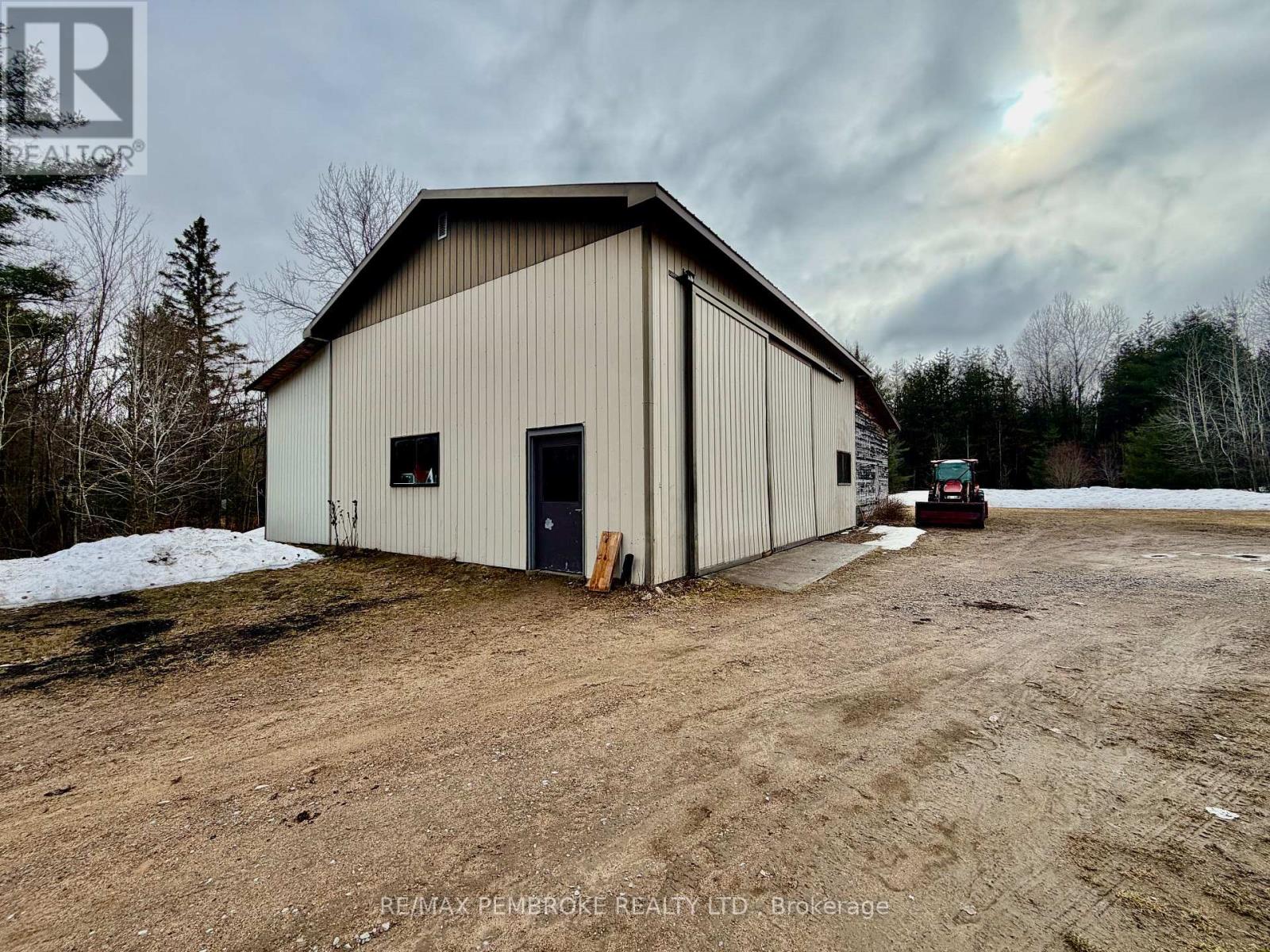 2313 B Line Road, Laurentian Valley, Ontario  K8A 6W8 - Photo 33 - X12994036