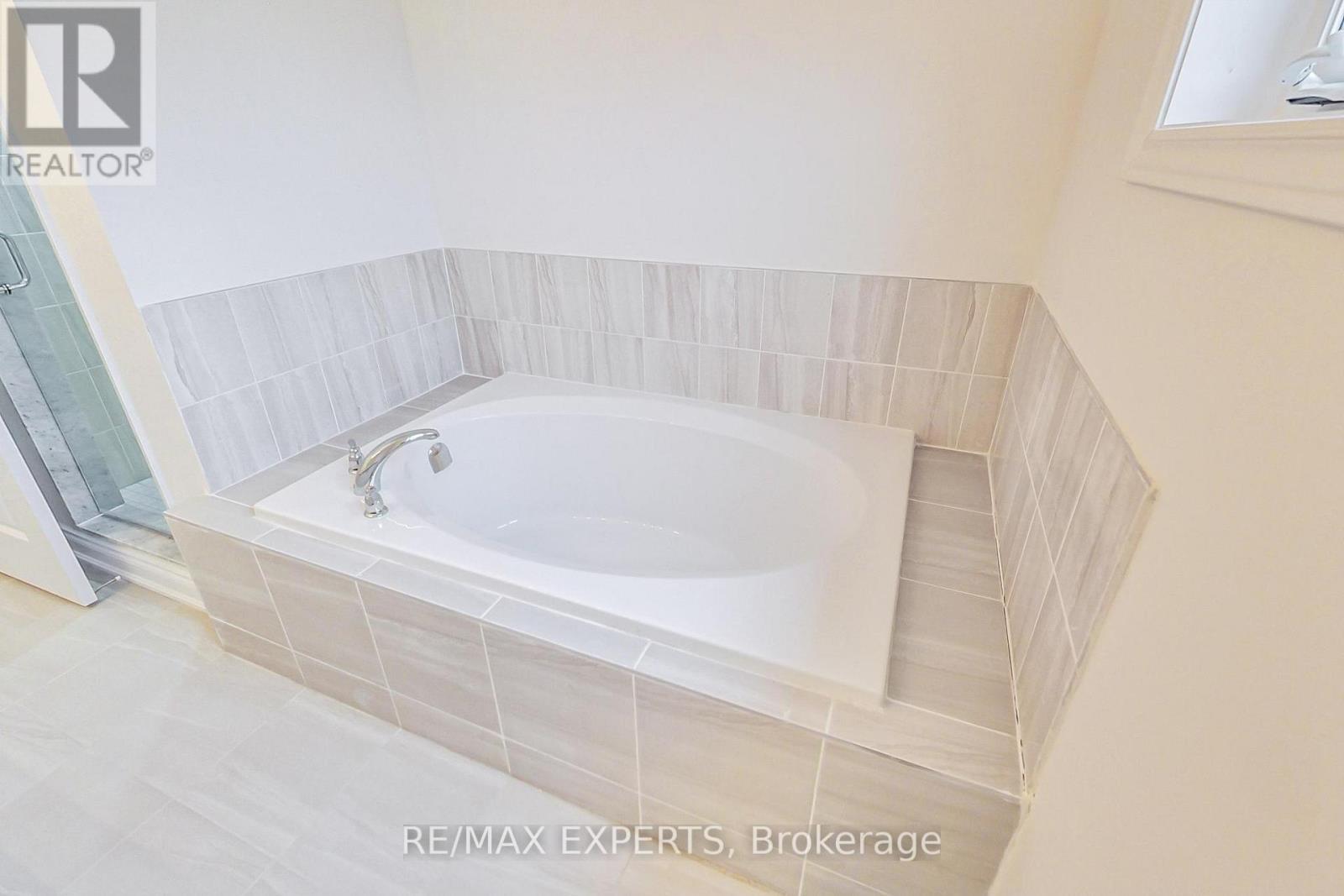 62 Season Crescent, Wasaga Beach, Ontario  L9Z 0M5 - Photo 22 - S12999292