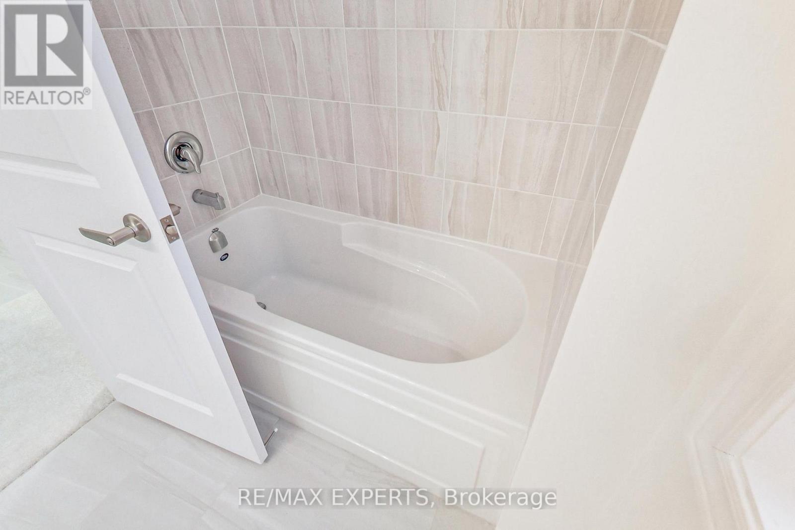 62 Season Crescent, Wasaga Beach, Ontario  L9Z 0M5 - Photo 38 - S12999292