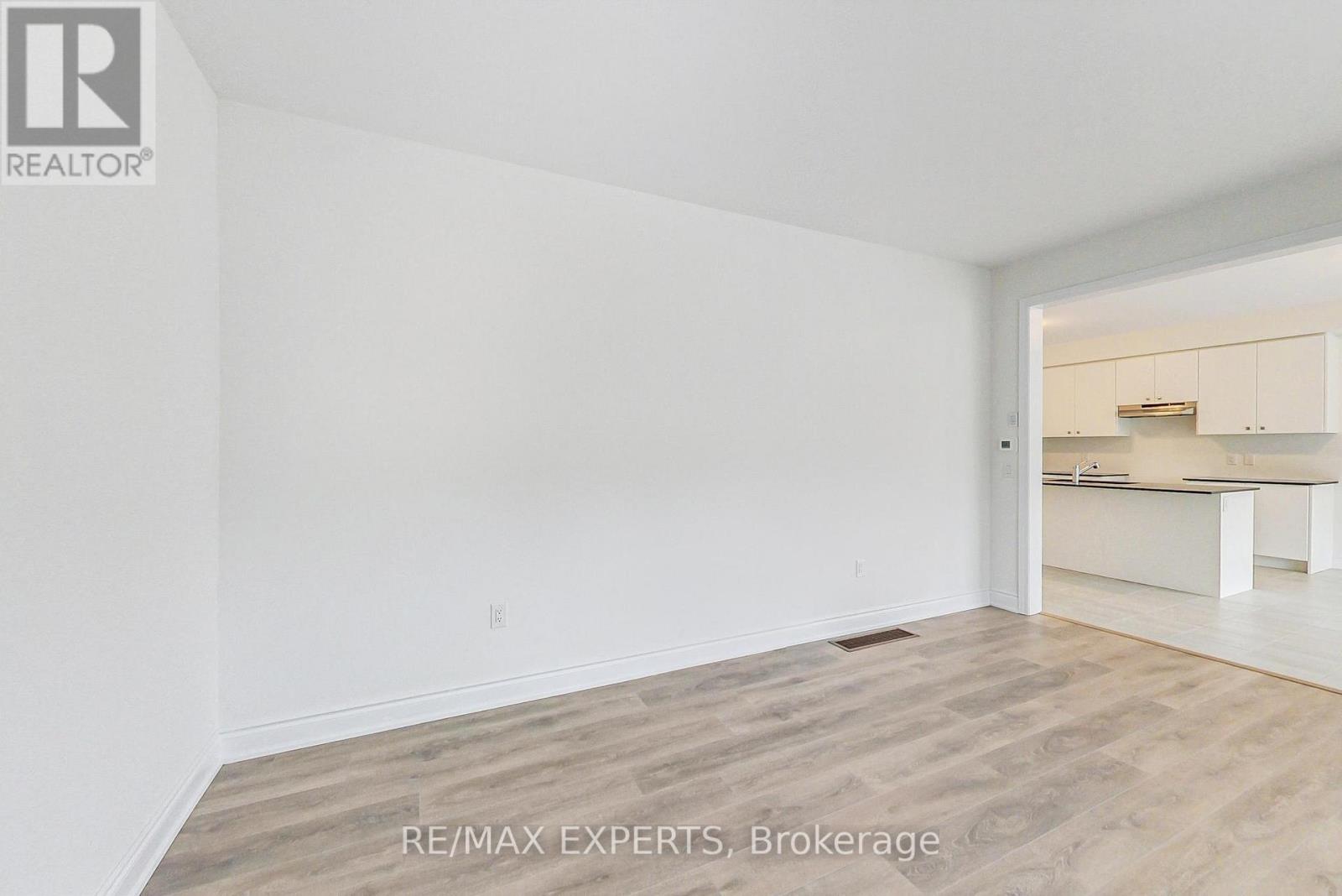 62 Season Crescent, Wasaga Beach, Ontario  L9Z 0M5 - Photo 9 - S12999292