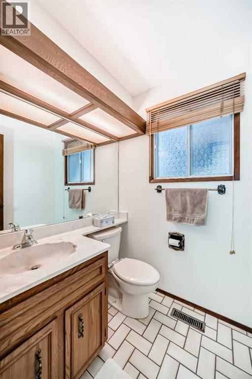 183 Dalcastle Way NW, Calgary, Alberta  T3A 2N5 - Photo 16 - A2301199