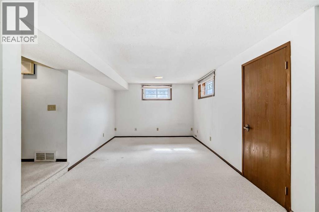 183 Dalcastle Way NW, Calgary, Alberta  T3A 2N5 - Photo 32 - A2301199