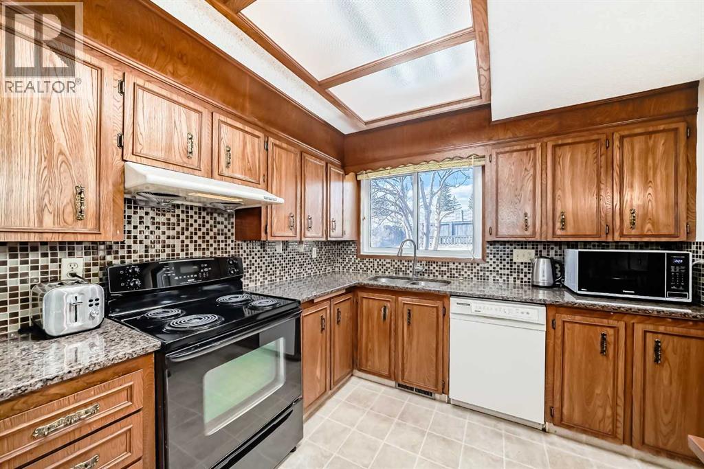 183 Dalcastle Way NW, Calgary, Alberta  T3A 2N5 - Photo 10 - A2301199