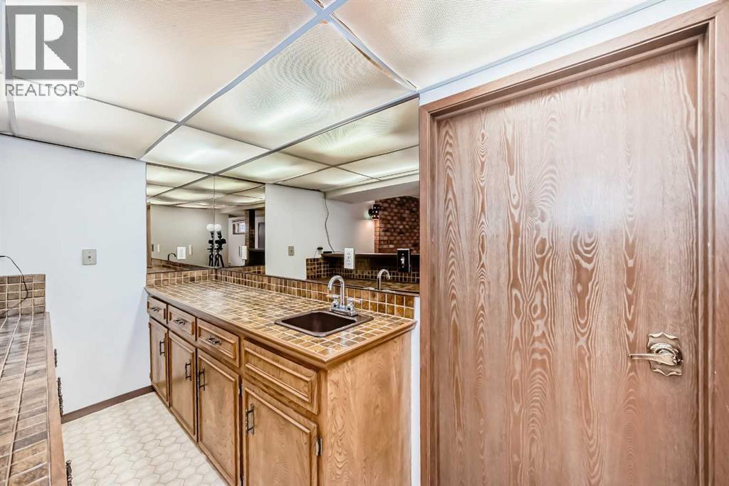 183 Dalcastle Way NW, Calgary, Alberta  T3A 2N5 - Photo 36 - A2301199