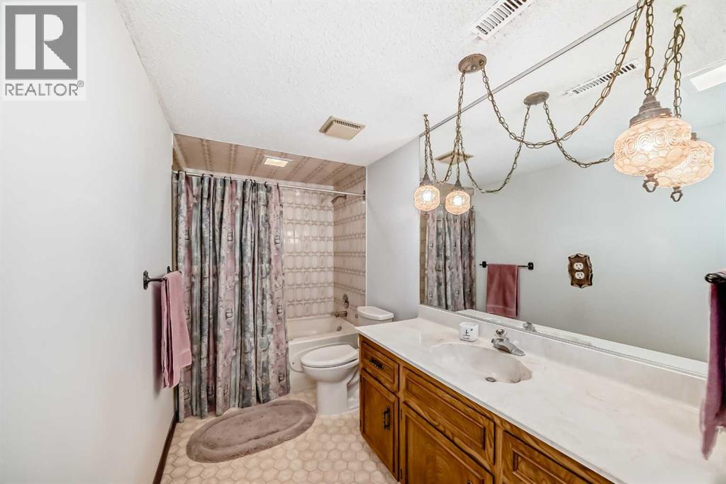 183 Dalcastle Way NW, Calgary, Alberta  T3A 2N5 - Photo 39 - A2301199