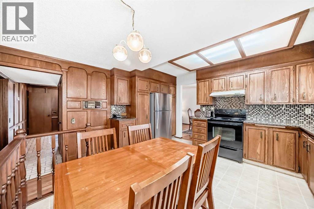 183 Dalcastle Way NW, Calgary, Alberta  T3A 2N5 - Photo 8 - A2301199