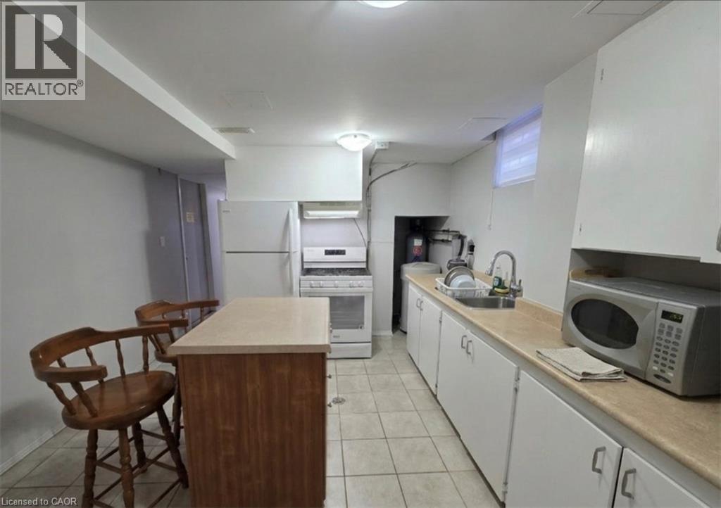 555 Brookhaven Crescent, Waterloo, Ontario  N2L 4R6 - Photo 2 - 40809592