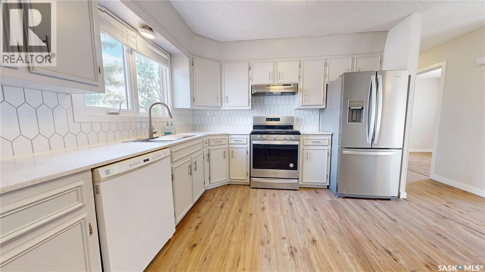 108 Griffin Street, Maple Creek, Saskatchewan  S0N 1N0 - Photo 2 - SK032821