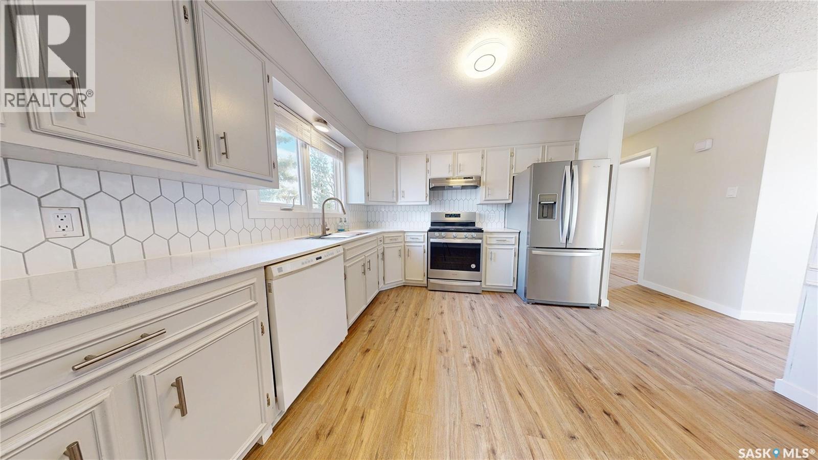 108 Griffin Street, Maple Creek, Saskatchewan  S0N 1N0 - Photo 3 - SK032821