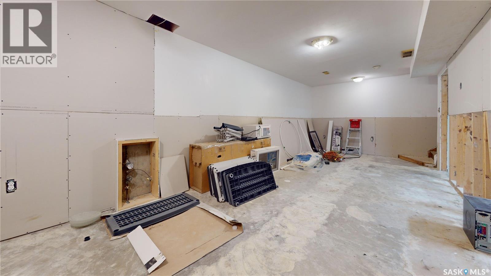108 Griffin Street, Maple Creek, Saskatchewan  S0N 1N0 - Photo 34 - SK032821