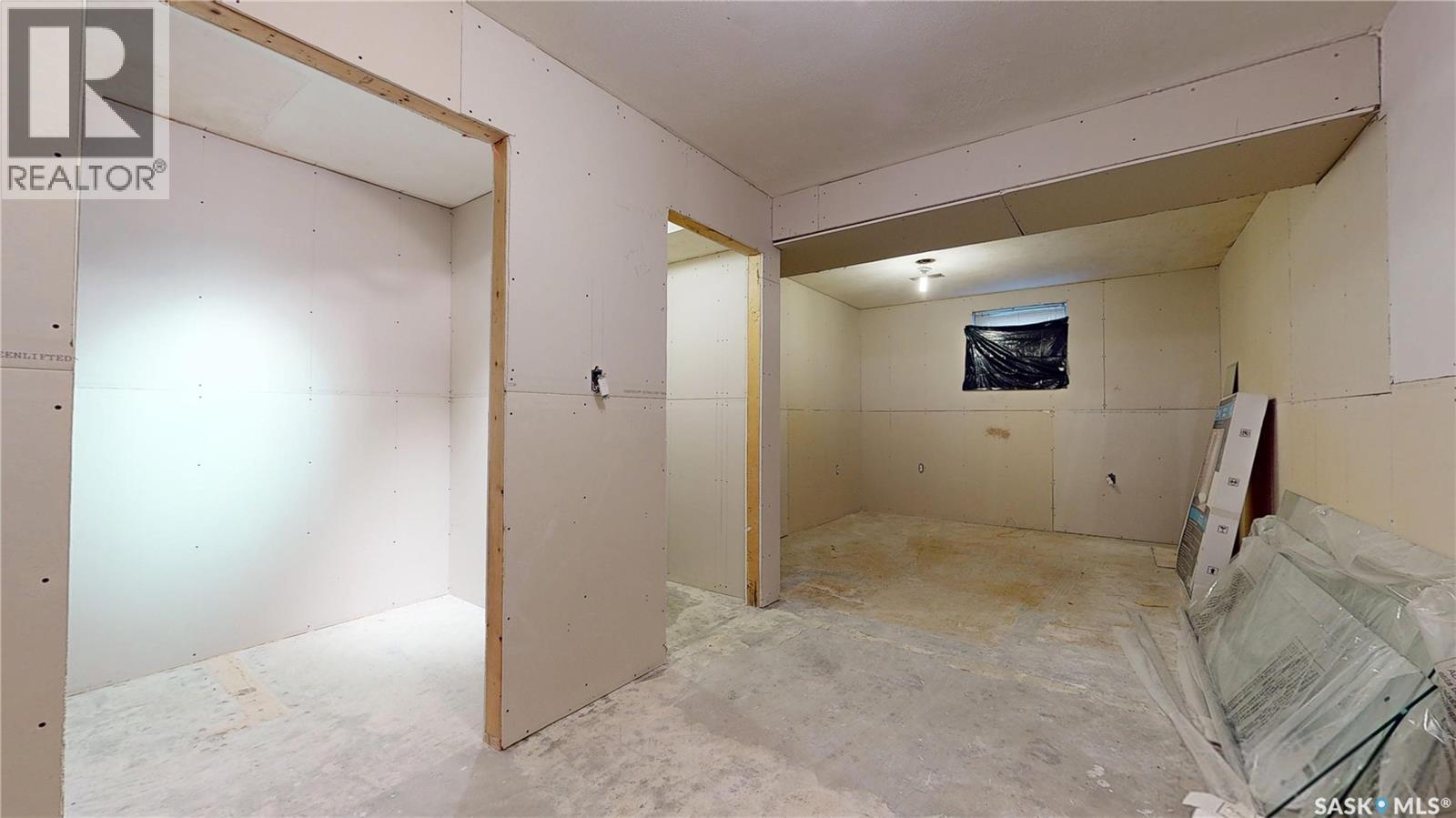108 Griffin Street, Maple Creek, Saskatchewan  S0N 1N0 - Photo 37 - SK032821