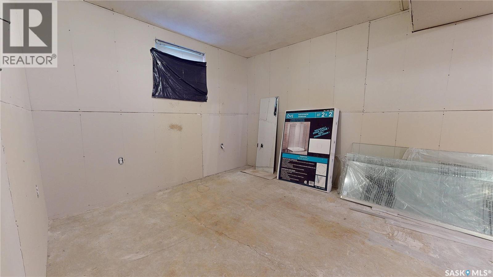108 Griffin Street, Maple Creek, Saskatchewan  S0N 1N0 - Photo 38 - SK032821