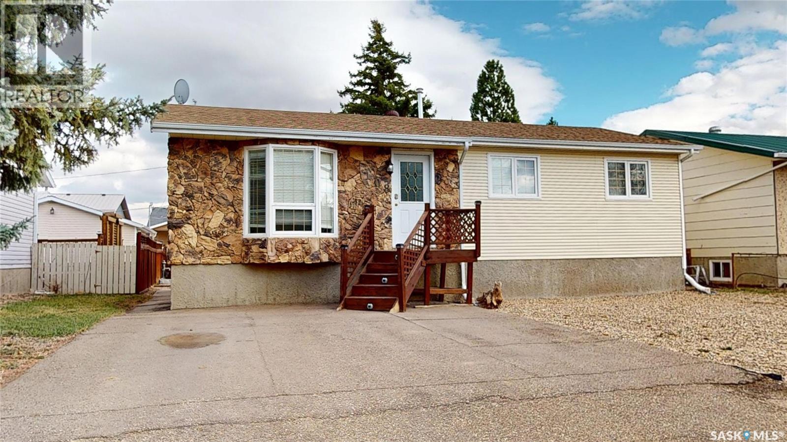 108 Griffin Street, Maple Creek, Saskatchewan  S0N 1N0 - Photo 55 - SK032821