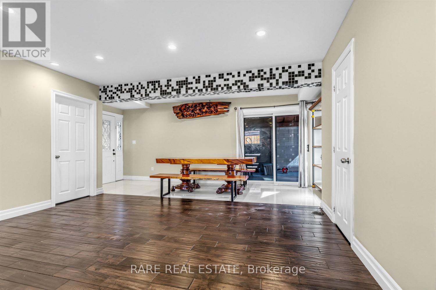 69 Fletcherdon Crescent, Toronto, Ontario  M3N 1S2 - Photo 14 - W12999312