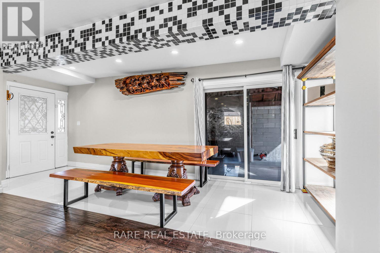 69 Fletcherdon Crescent, Toronto, Ontario  M3N 1S2 - Photo 17 - W12999312