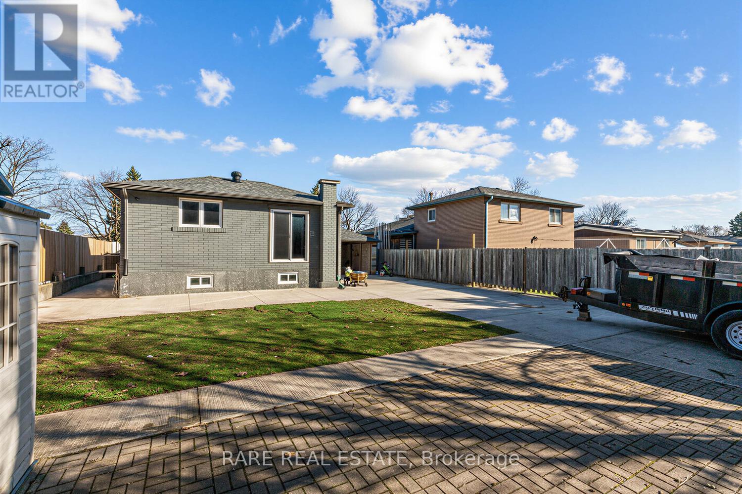 69 Fletcherdon Crescent, Toronto, Ontario  M3N 1S2 - Photo 33 - W12999312