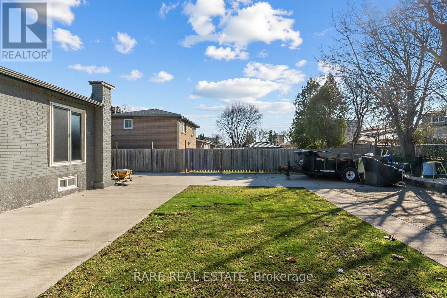 69 Fletcherdon Crescent, Toronto, Ontario  M3N 1S2 - Photo 36 - W12999312