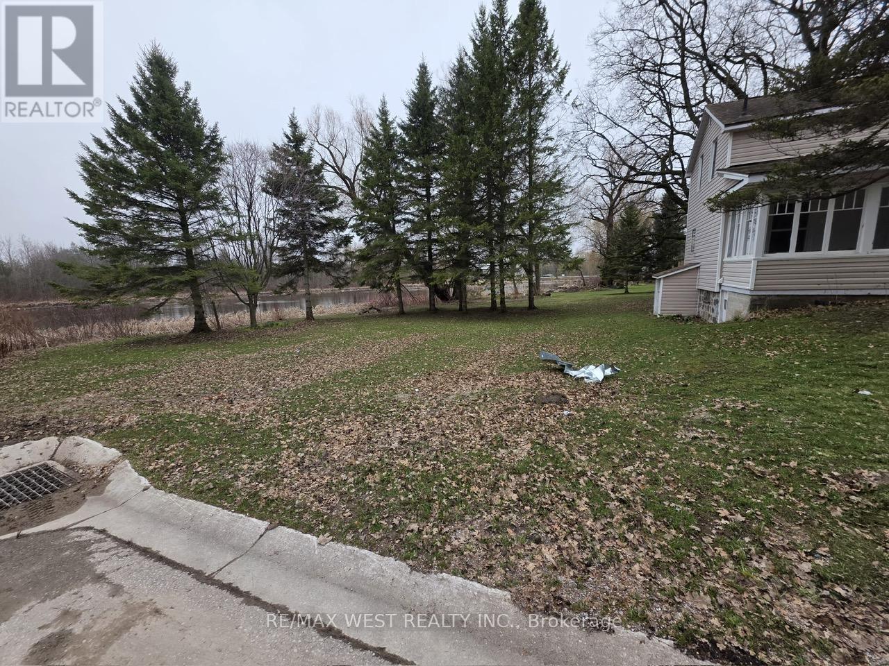476 Hamilton Street, Huron-Kinloss, Ontario  N0G 2H0 - Photo 2 - X12999324