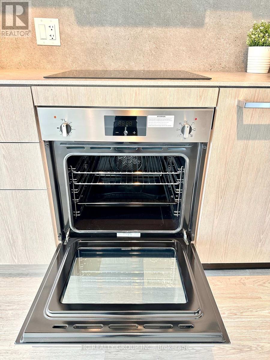 916 - 6 Greenbriar Road, Toronto, Ontario  M2K 0H6 - Photo 9 - C12999358