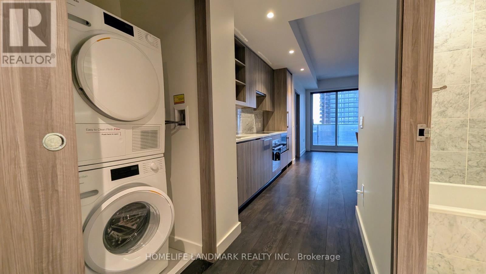 1110 - 95 Mcmahon Drive, Toronto, Ontario  M2K 0H2 - Photo 2 - C12999376