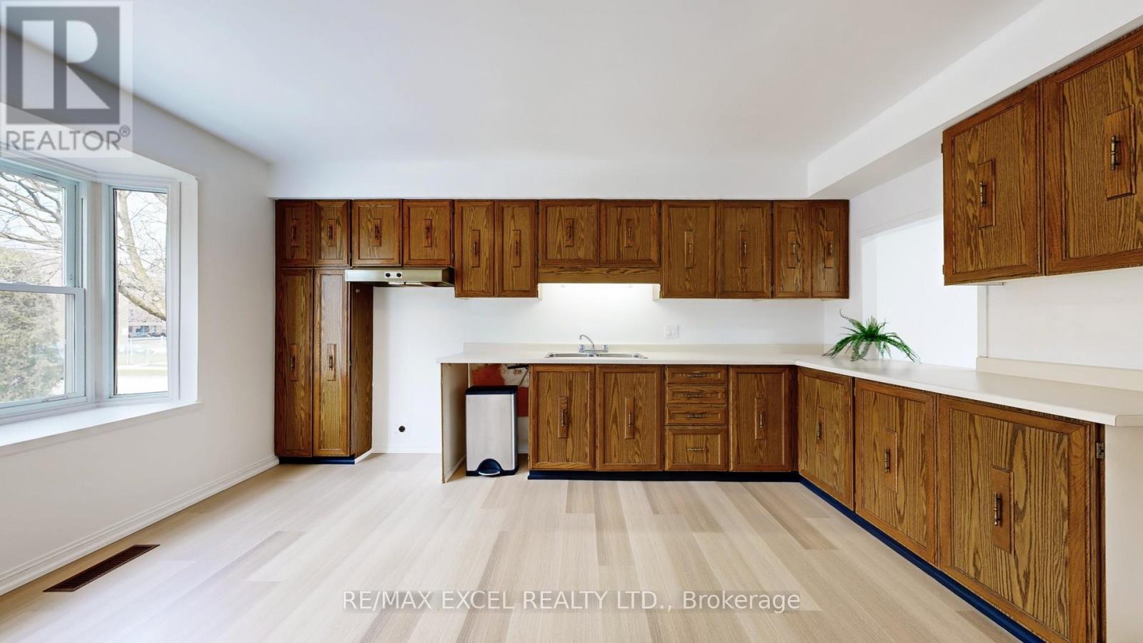 3 Red Maple Court, Toronto, Ontario  M2K 2T4 - Photo 15 - C12999390