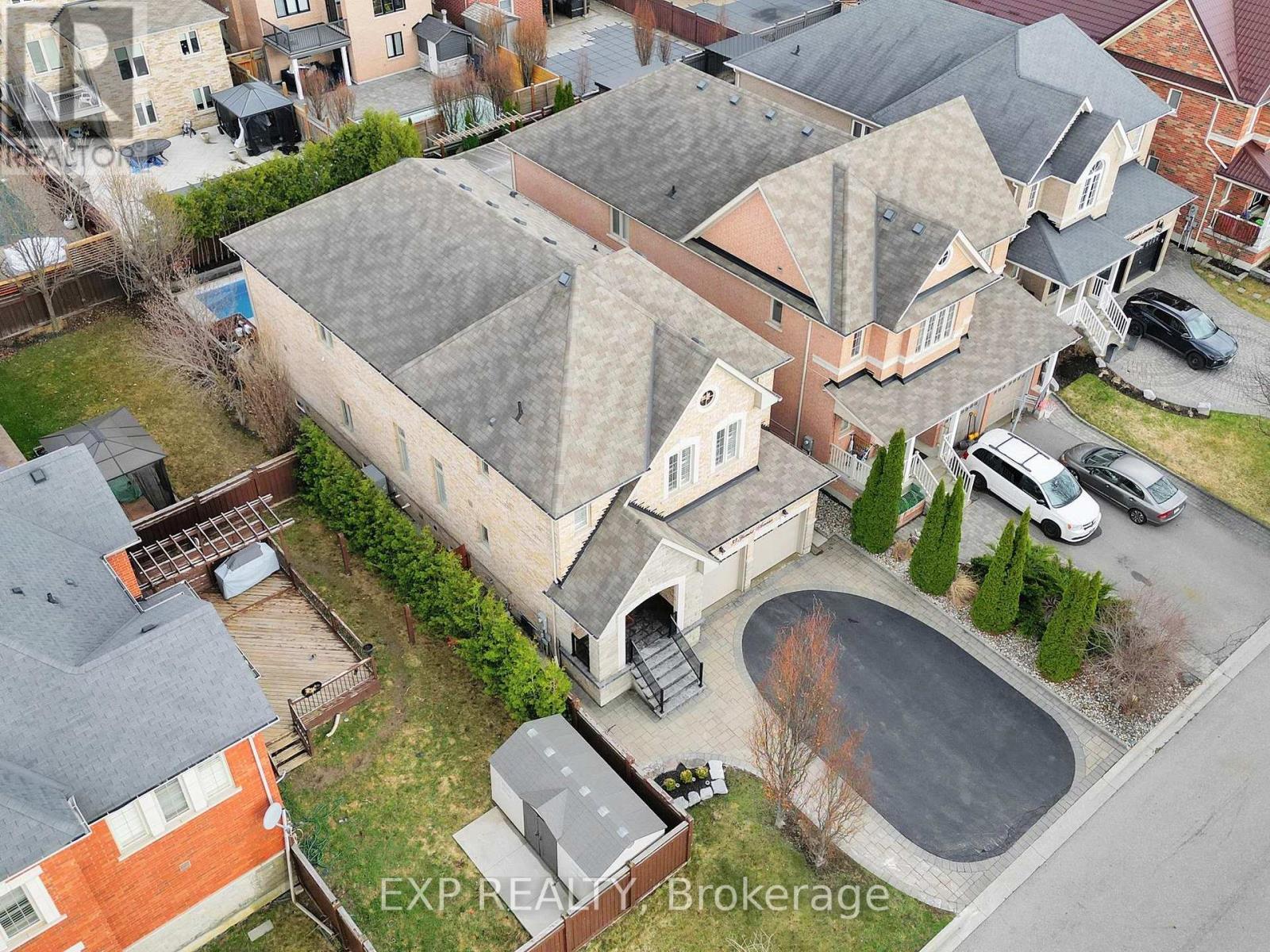 33 Gambit Avenue, Vaughan, Ontario  L4H 0Y7 - Photo 2 - N12999336