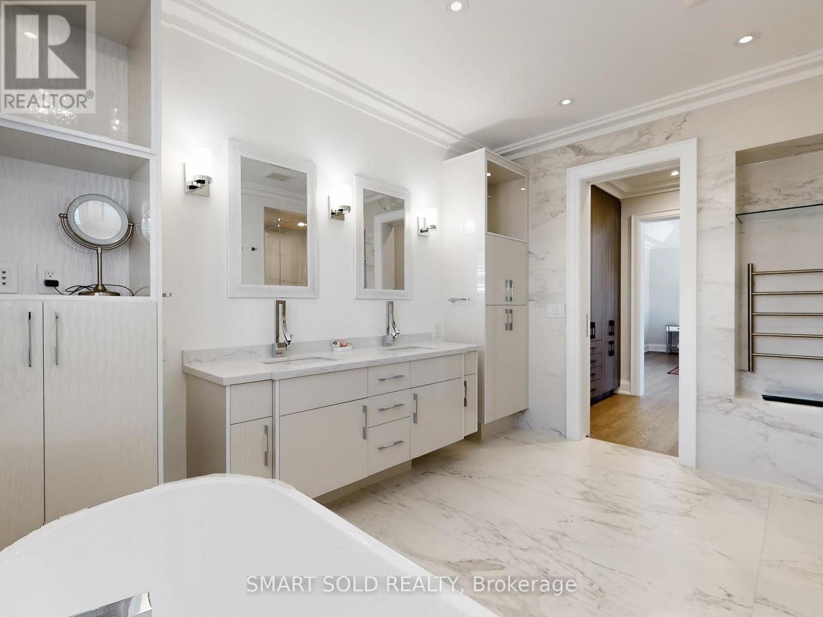 20 Dunn Drive, Richmond Hill, Ontario  L4E 3H8 - Photo 17 - N12999368