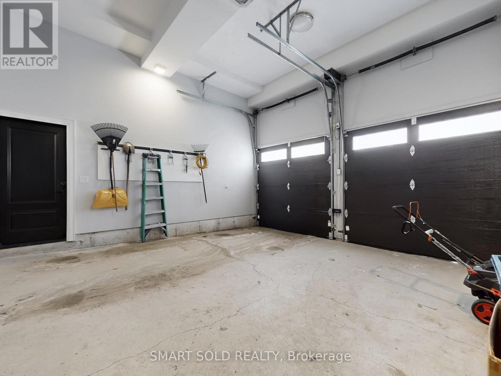 20 Dunn Drive, Richmond Hill, Ontario  L4E 3H8 - Photo 37 - N12999368