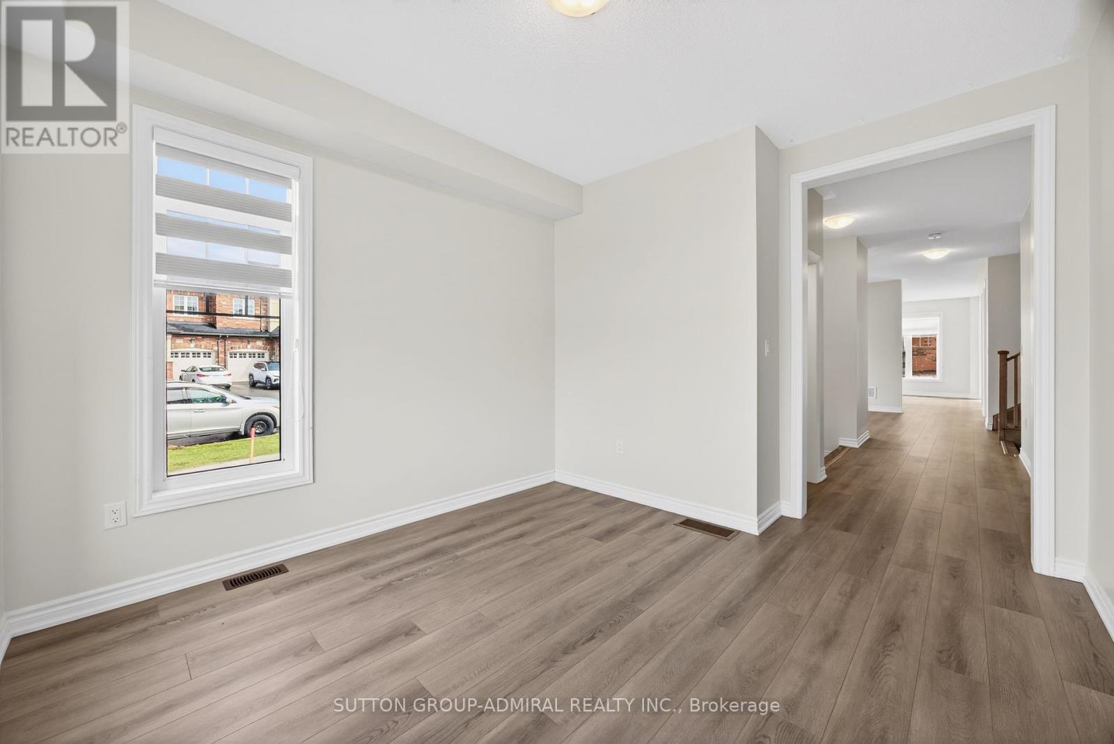 2237 Grainger Loop, Innisfil, Ontario L9S 0N1 - Photo 10 - N12999392