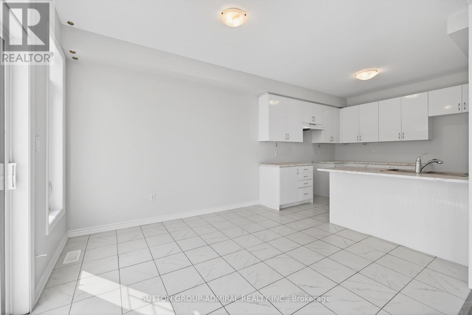 2237 Grainger Loop, Innisfil, Ontario L9S 0N1 - Photo 18 - N12999392