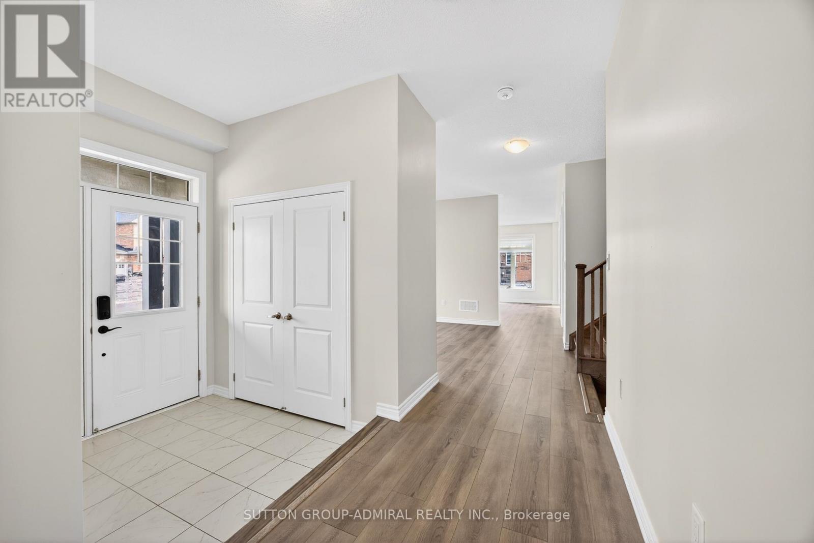 2237 Grainger Loop, Innisfil, Ontario L9S 0N1 - Photo 7 - N12999392