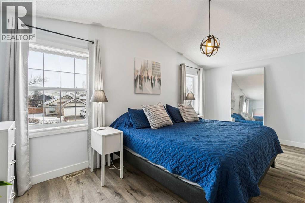 225 Somerset Drive Sw, Calgary, Alberta  T2Y 3K2 - Photo 17 - A2298806