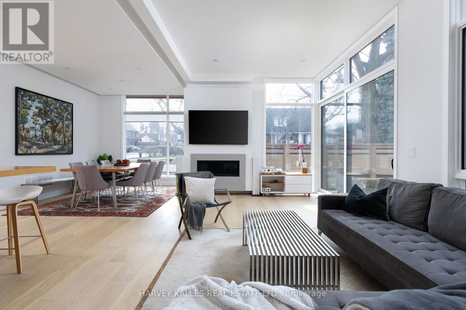 43 Ballacaine Drive, Toronto, Ontario  M8Y 4B1 - Photo 17 - W12999328