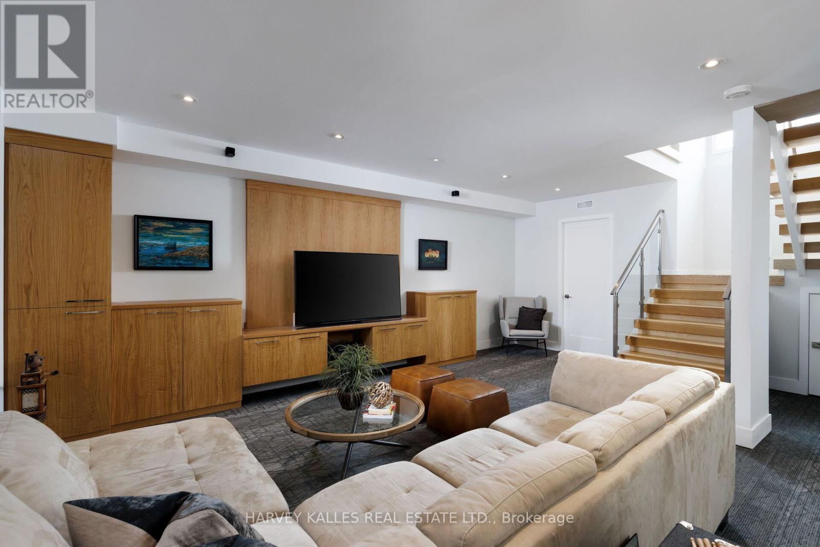 43 Ballacaine Drive, Toronto, Ontario  M8Y 4B1 - Photo 43 - W12999328