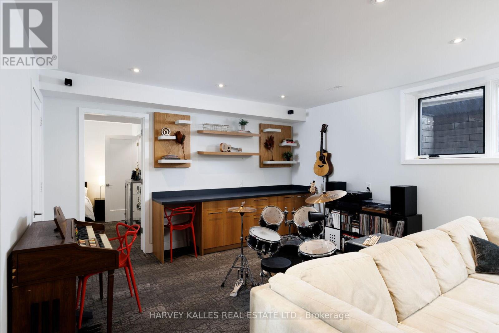 43 Ballacaine Drive, Toronto, Ontario  M8Y 4B1 - Photo 45 - W12999328