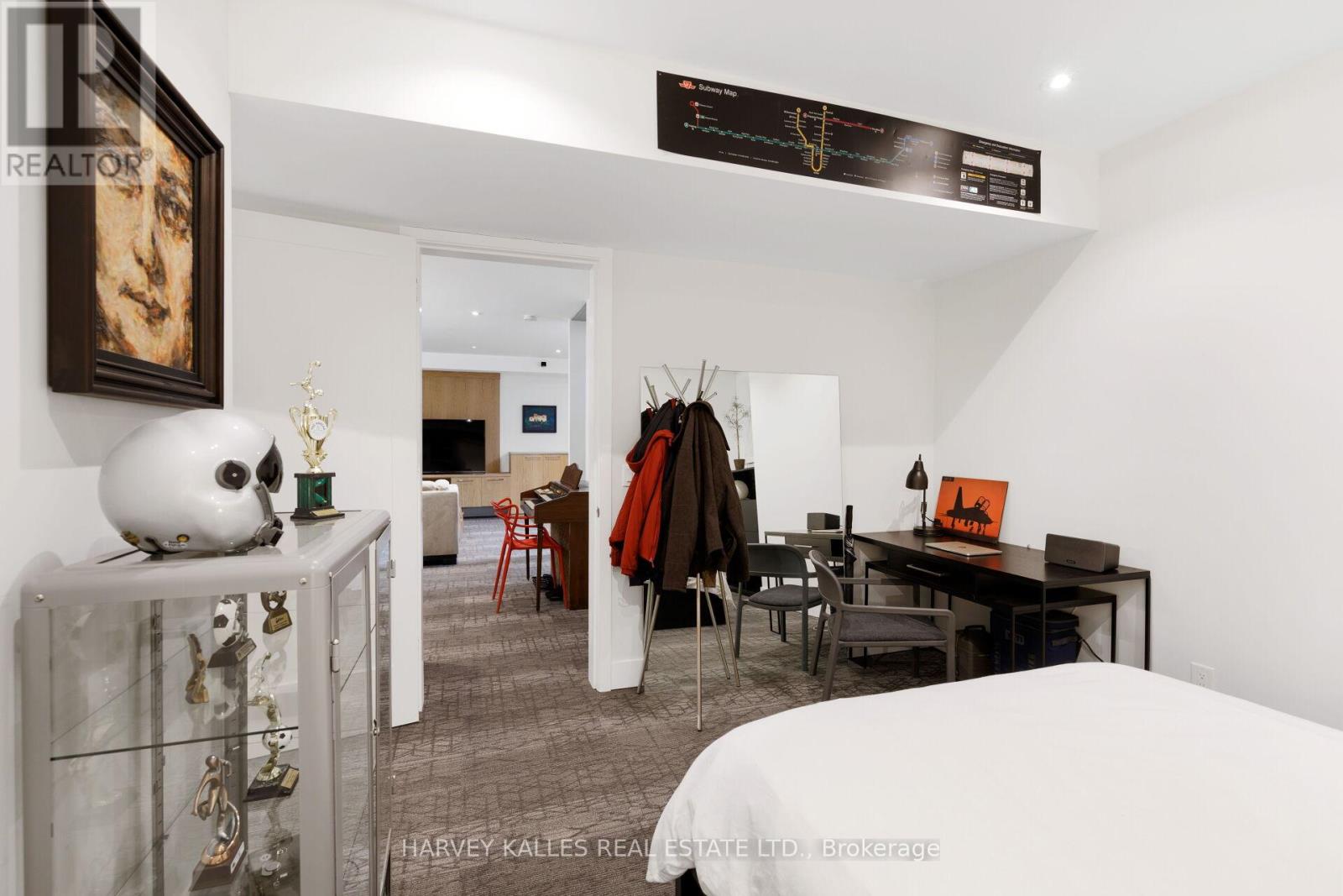 43 Ballacaine Drive, Toronto, Ontario  M8Y 4B1 - Photo 48 - W12999328