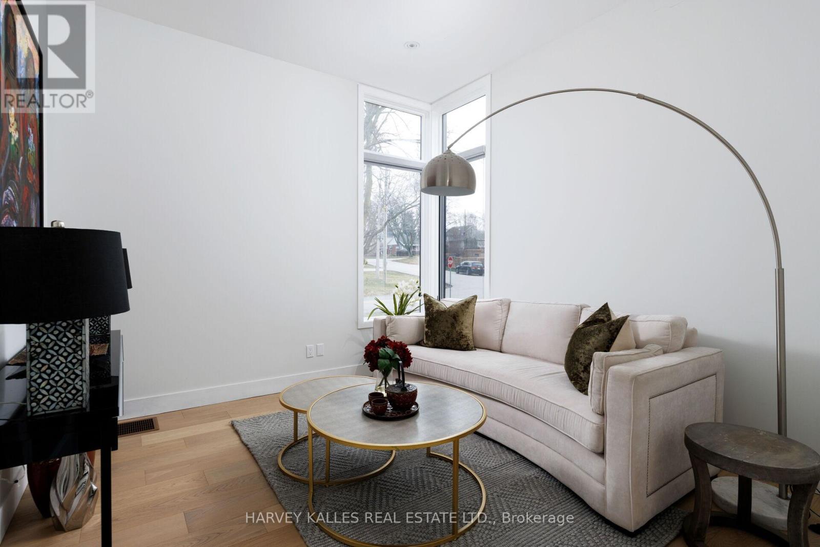 43 Ballacaine Drive, Toronto, Ontario  M8Y 4B1 - Photo 6 - W12999328