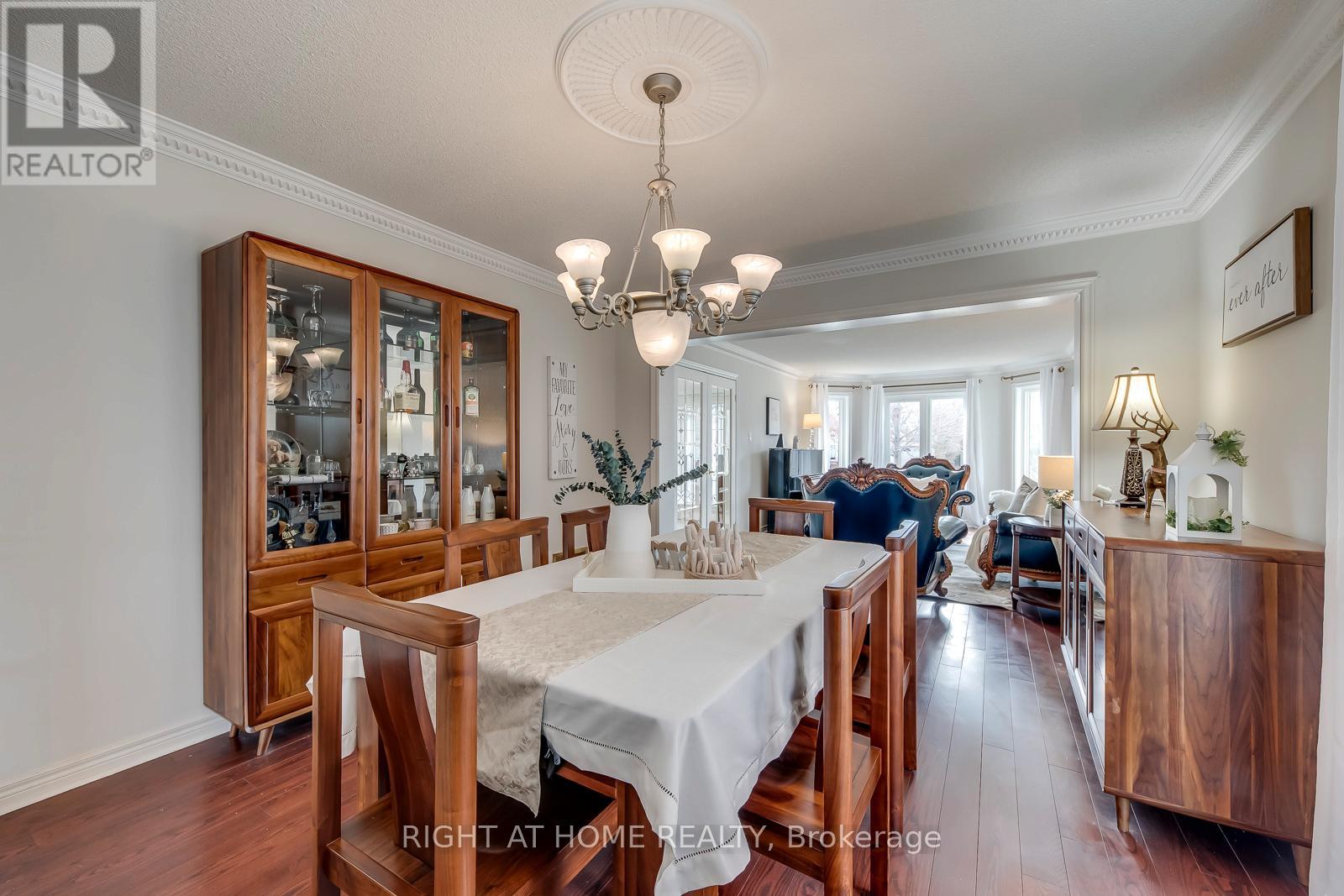 1403 Bayshire Drive, Oakville, Ontario  L6H 6E8 - Photo 11 - W12999334