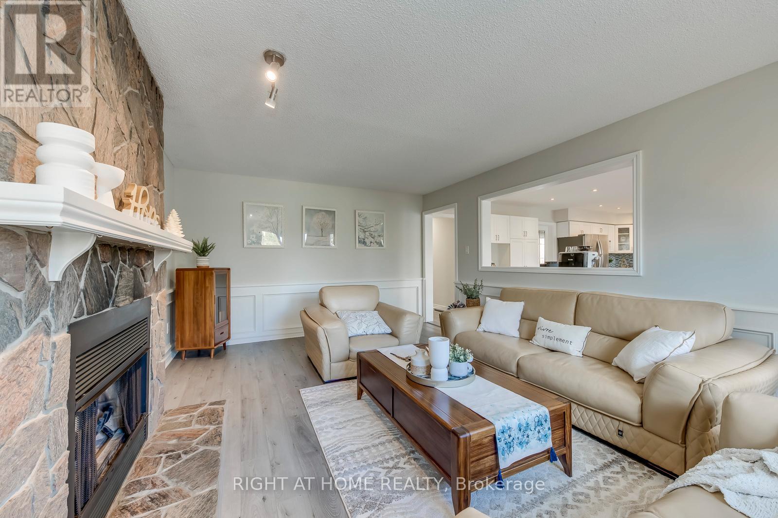 1403 Bayshire Drive, Oakville, Ontario  L6H 6E8 - Photo 15 - W12999334