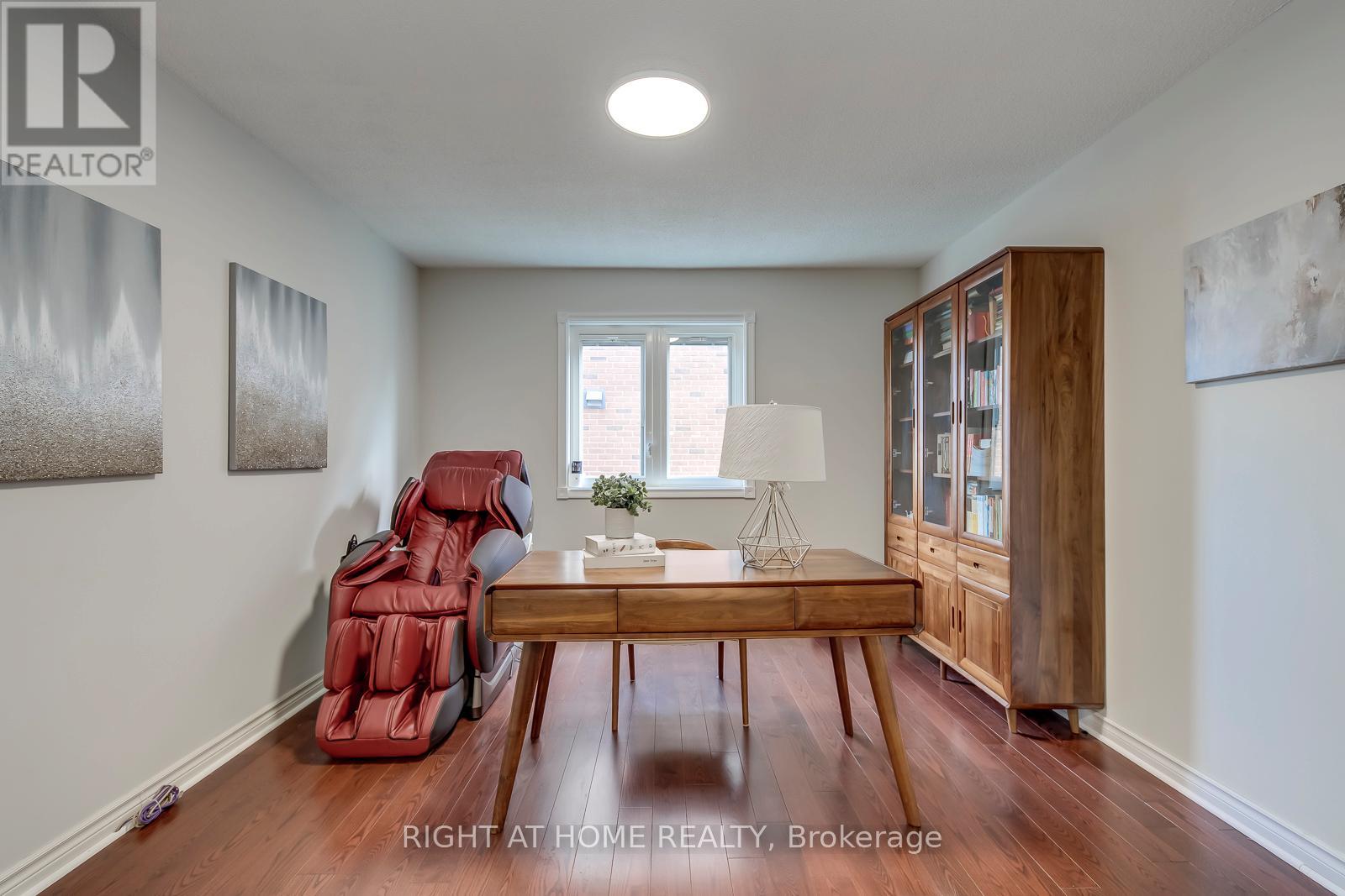 1403 Bayshire Drive, Oakville, Ontario  L6H 6E8 - Photo 16 - W12999334