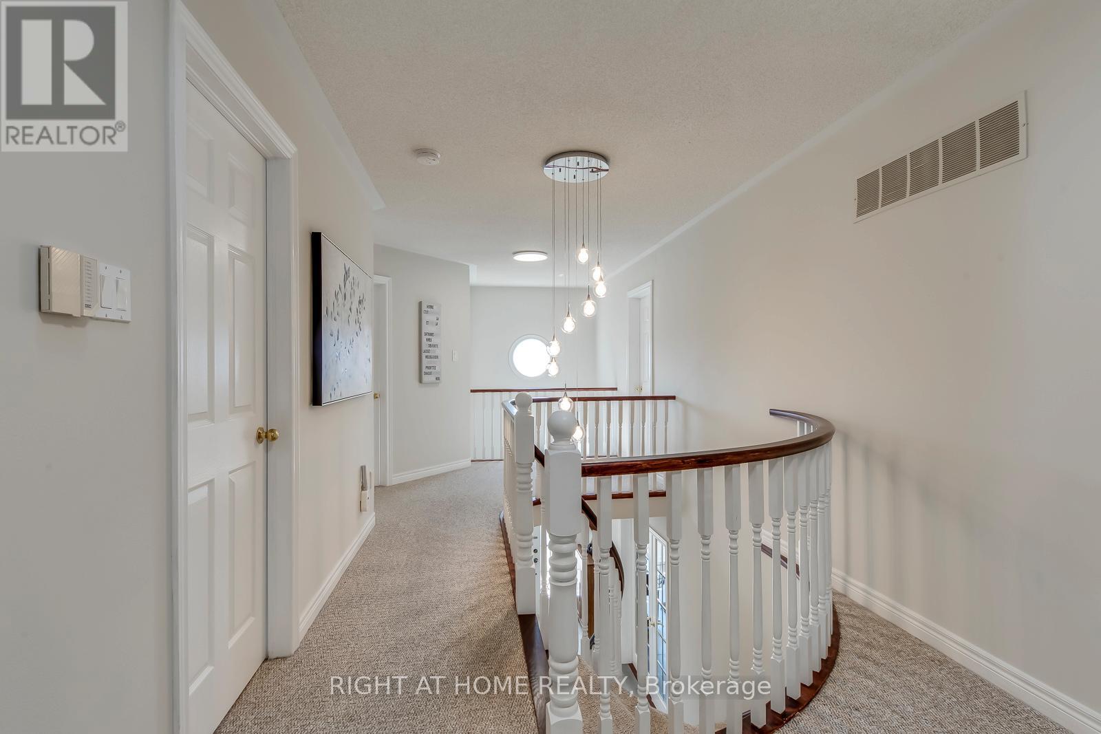 1403 Bayshire Drive, Oakville, Ontario  L6H 6E8 - Photo 24 - W12999334