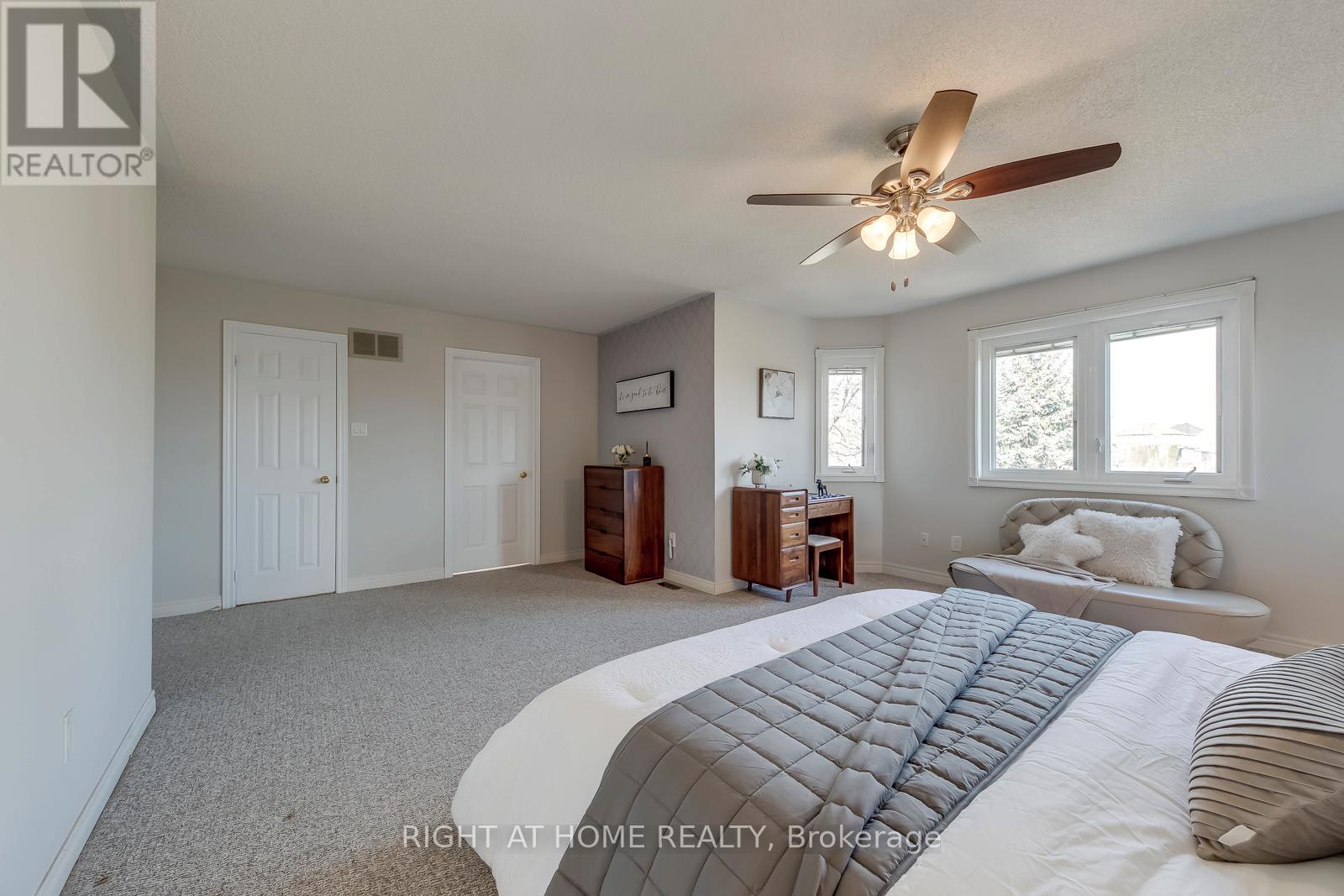 1403 Bayshire Drive, Oakville, Ontario  L6H 6E8 - Photo 27 - W12999334