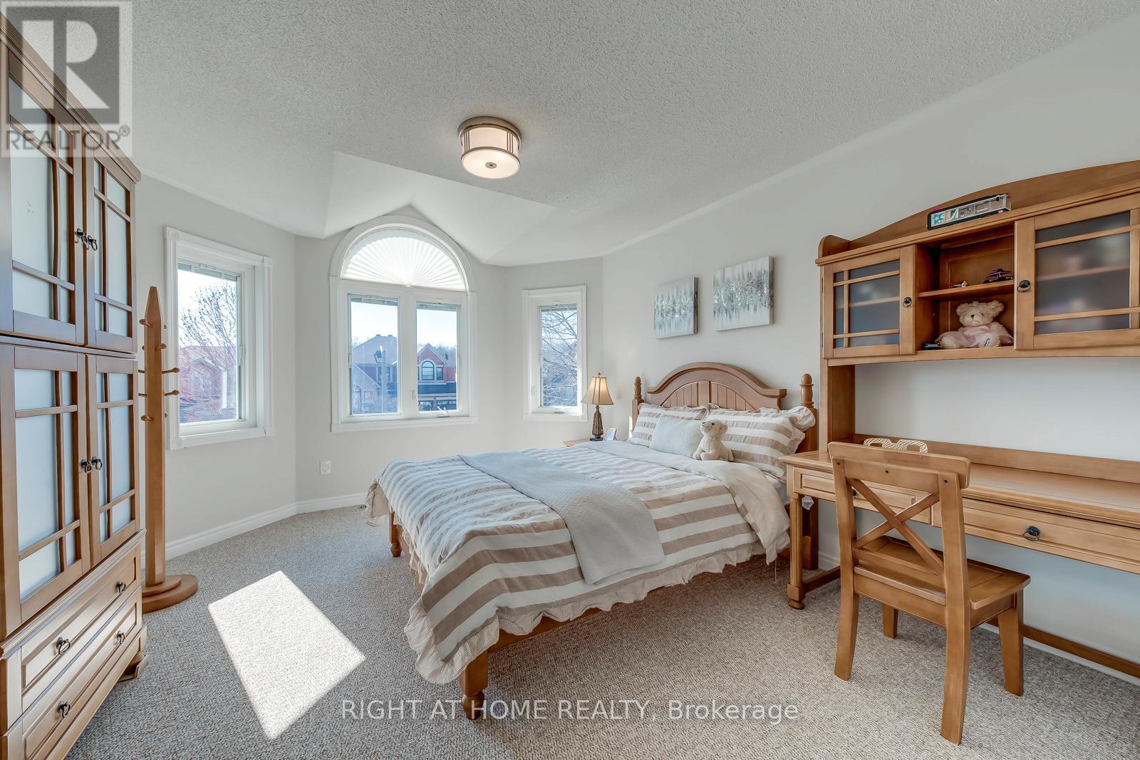 1403 Bayshire Drive, Oakville, Ontario  L6H 6E8 - Photo 32 - W12999334