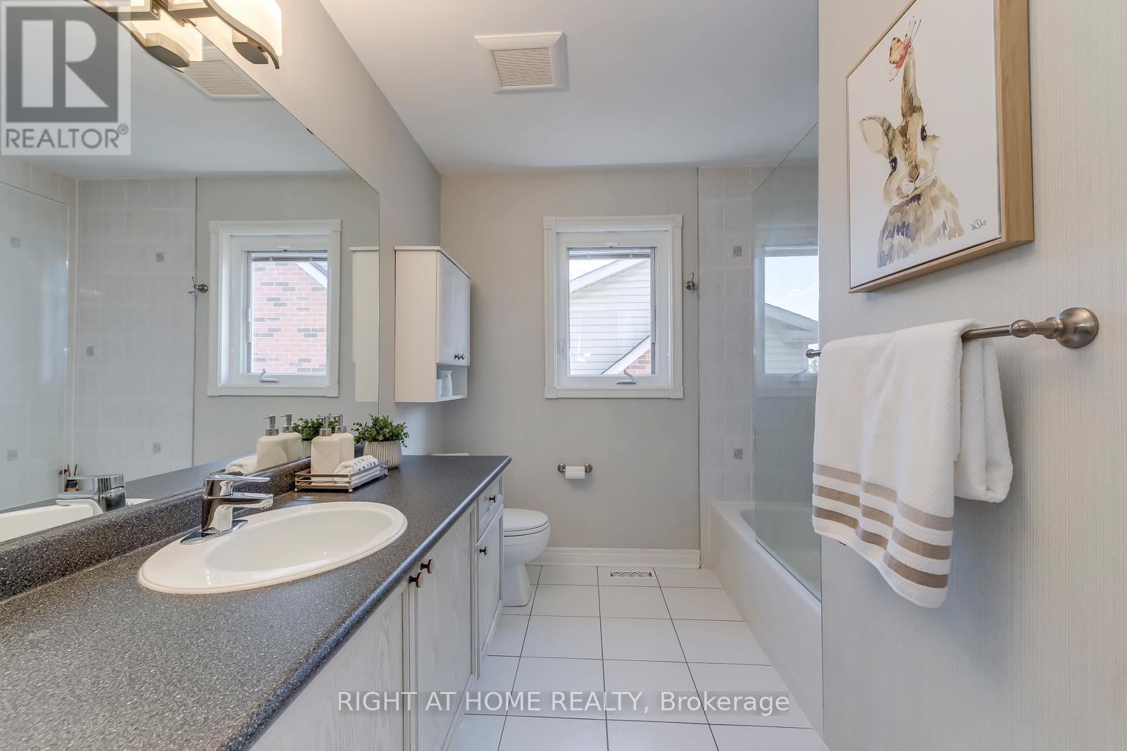 1403 Bayshire Drive, Oakville, Ontario  L6H 6E8 - Photo 33 - W12999334