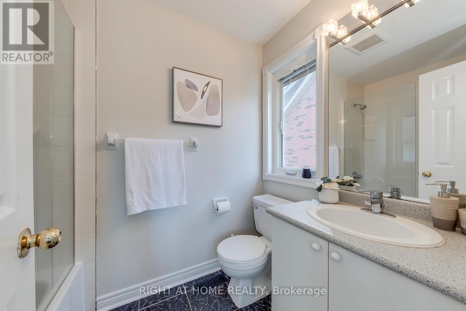 1403 Bayshire Drive, Oakville, Ontario  L6H 6E8 - Photo 36 - W12999334