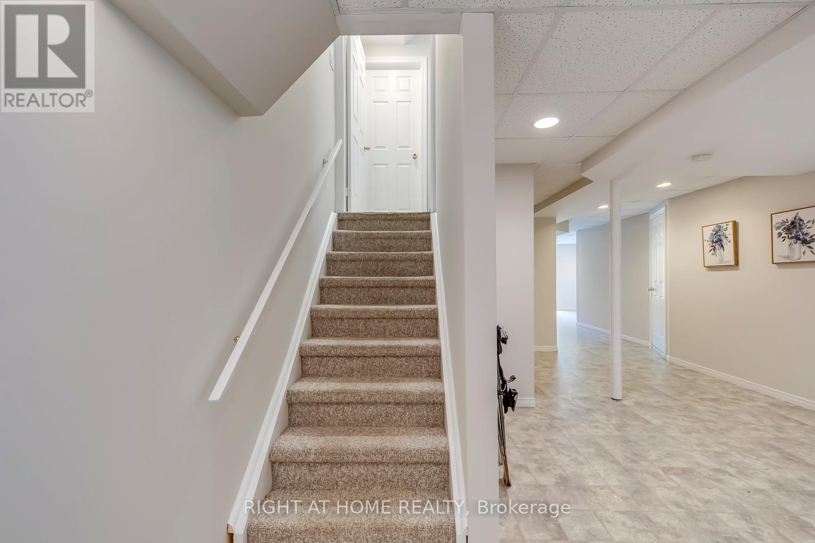 1403 Bayshire Drive, Oakville, Ontario  L6H 6E8 - Photo 37 - W12999334