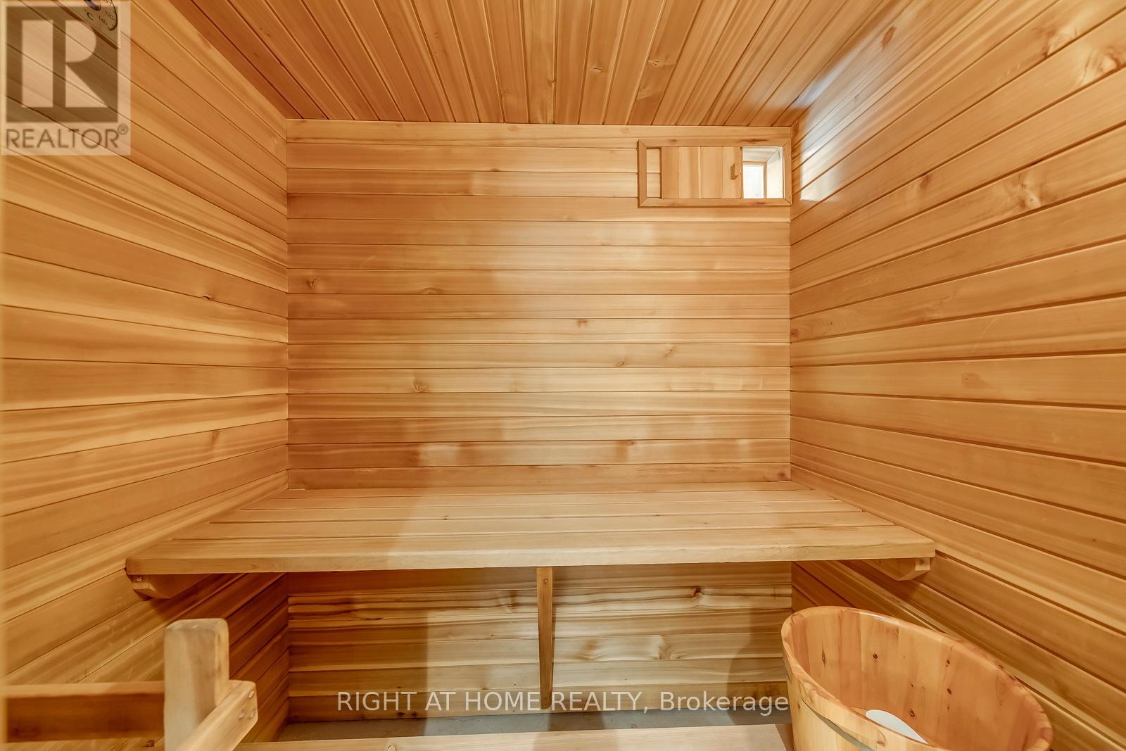 1403 Bayshire Drive, Oakville, Ontario  L6H 6E8 - Photo 41 - W12999334